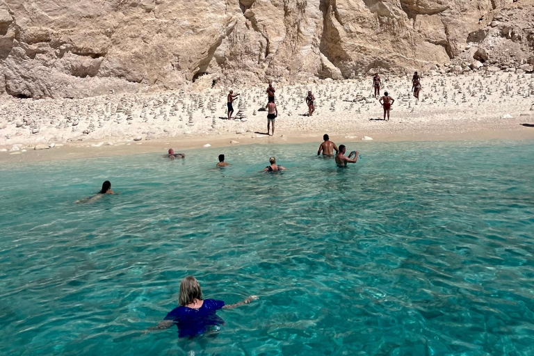 Zakynthos : Visite d'une demi-journée et croisière VIP à Navagio et aux grottesPrise en charge depuis le navire de croisière MSC ARMONIA