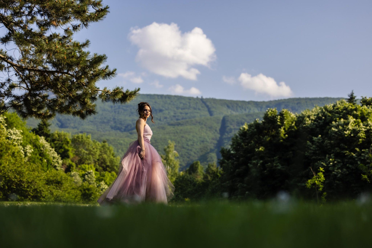 Sofia: Vitosha Mountain Hike and Photoshoot with Tea