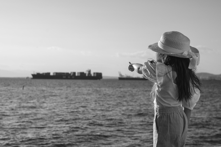 Thessaloniki: City Photoshoot with Local Photographer