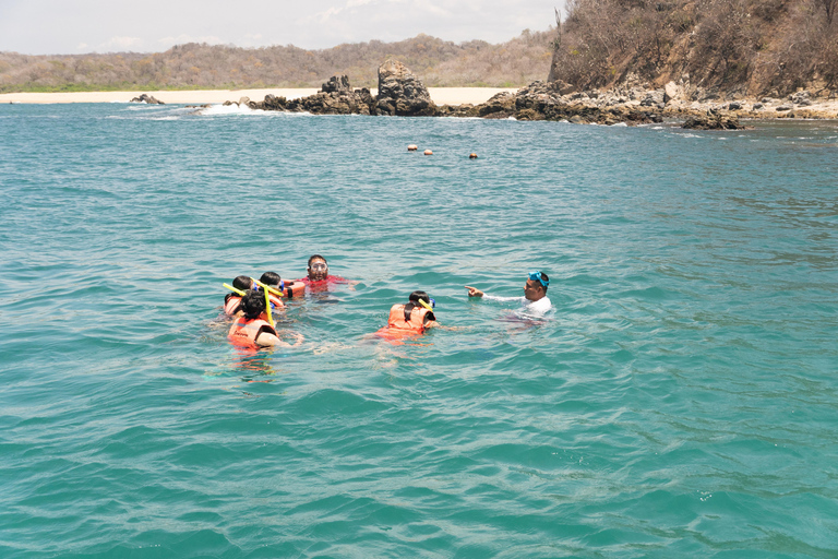 Private yacht tour of the Huatulco Bays Small yacht for 8 people