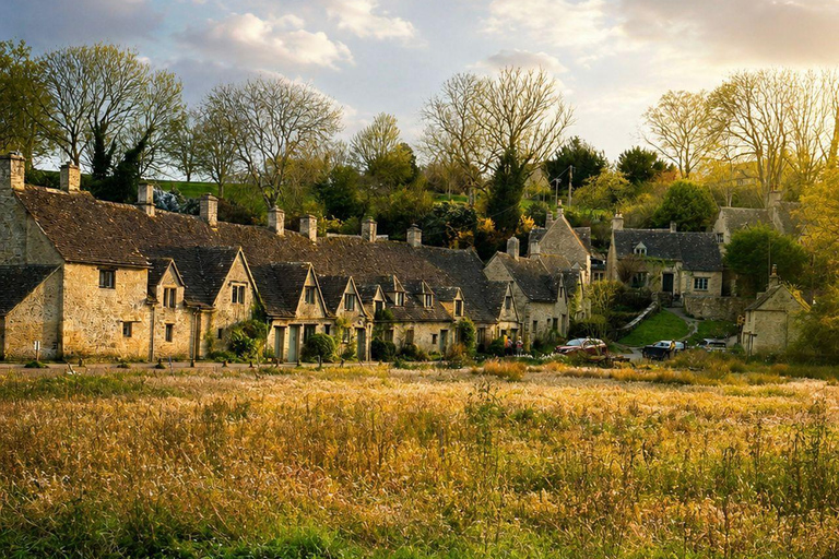 London: Cotswolds Villages & Castle Combe Small-Group Tour