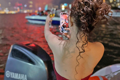 胡志明市：2026年除夕烟花快艇之旅团体游：除夕烟花快艇巡游