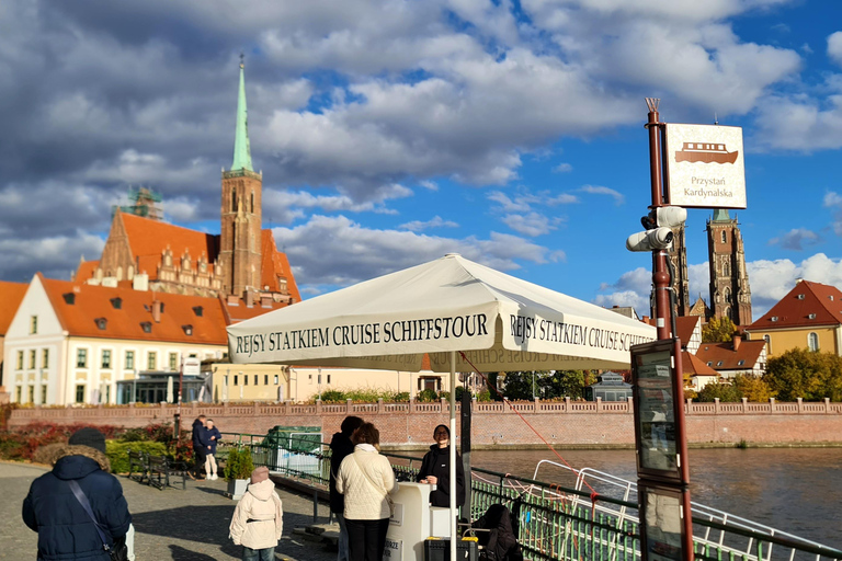 Wrocław: Boat Cruise with licensed guide only for your group Wrocław guided walking tour and closed boat cruise