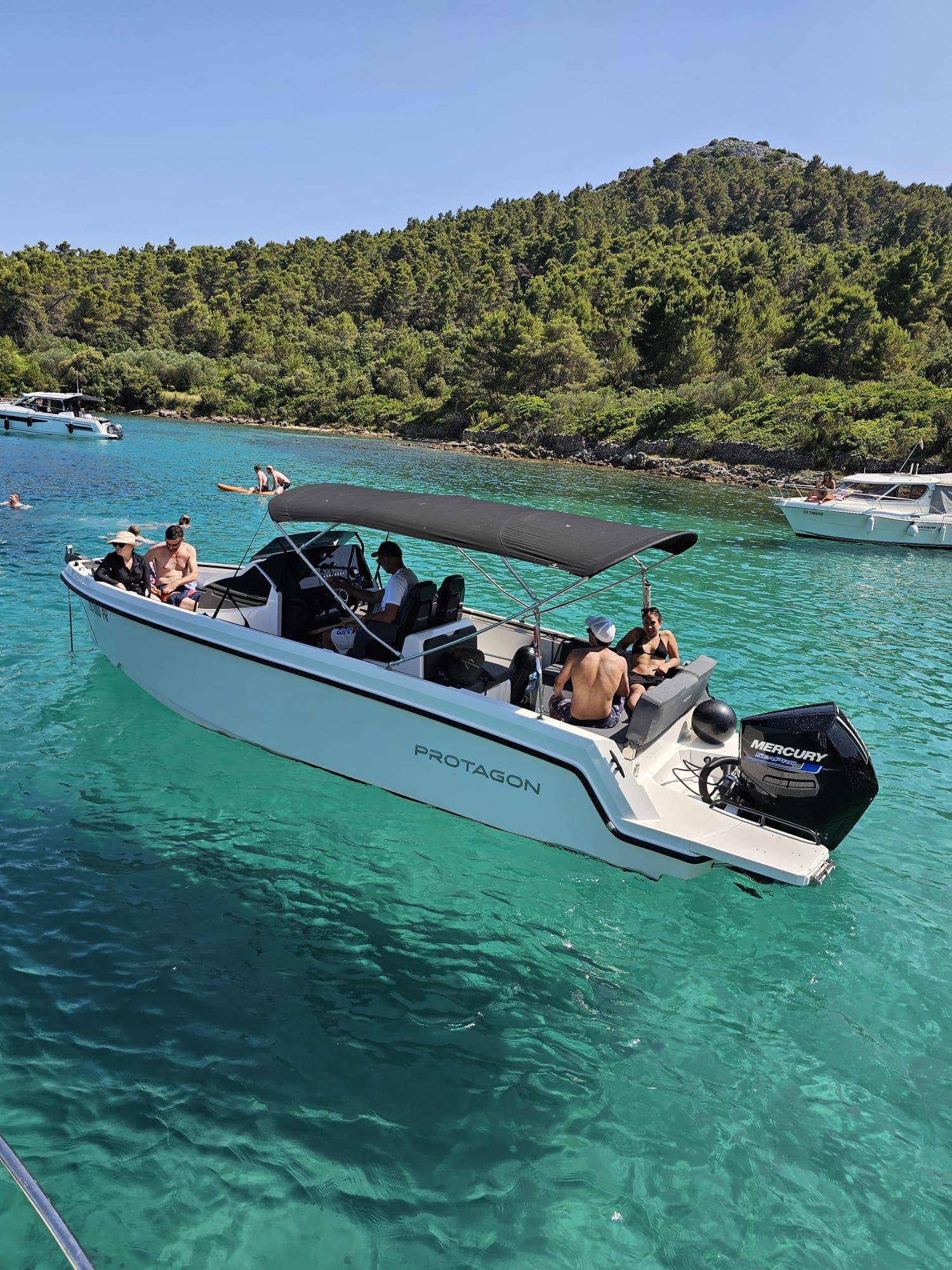 Von Zadar: Bootstour zu den Inseln mit Getränken