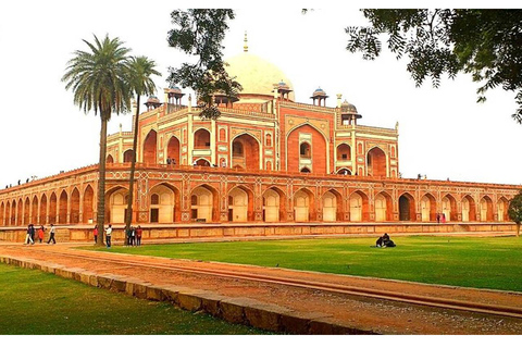 Visita privada de un día a Nueva y Vieja Delhi con paseo en RickshawSólo coche+guía