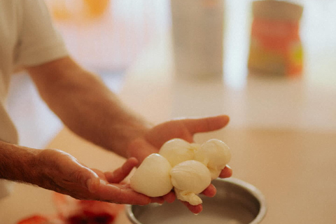 Amalfi: cookingclass whit mozzarella, tiramisù and pasta Amalfi: cookingclass whit mozzarella, tiramisù and pasta