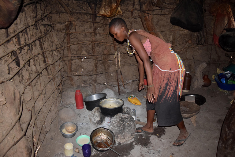 Tarangire-Nationalpark &amp; Eyasi-See (Datoga- &amp; Hadzabe-Dörfer)Premium Lodge im Tarangire-Nationalpark