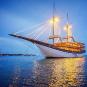 Bali Phinisi Cruise: Sunset Dinner with Live Music & Buffet