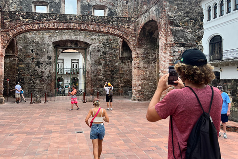 "Fietstour Casco Viejo en Panama Stad Ontdek de essentieFietstour in Panama Stad en de Oude Stad met lokale gids