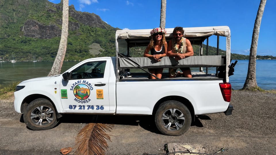 Moorea - Safari 4x4 privé : Montagne Magique, Route des ananas, Baies...