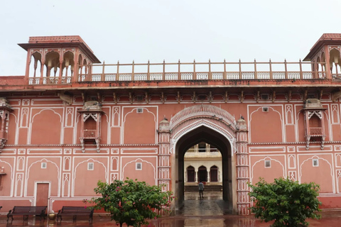 Jaipur: Hawa Mahal, Palace Guided Tour with Entry Ticket Jaipur: Hawa Mahal, Palace Guided Tour with Entry Ticket