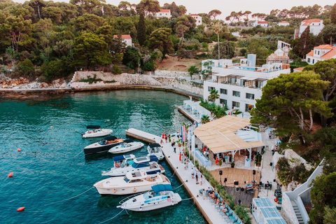 Dubrovnik: Private Luxury Yacht Tour to the Elaphite Islands Full day private tour to the Elaphites