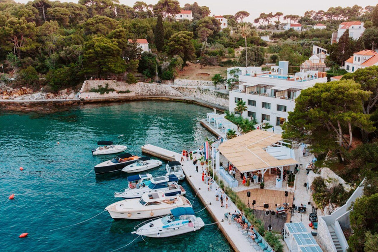 Dubrovnik: Private Luxury Yacht Tour to the Elaphite Islands Full day private tour to the Elaphites