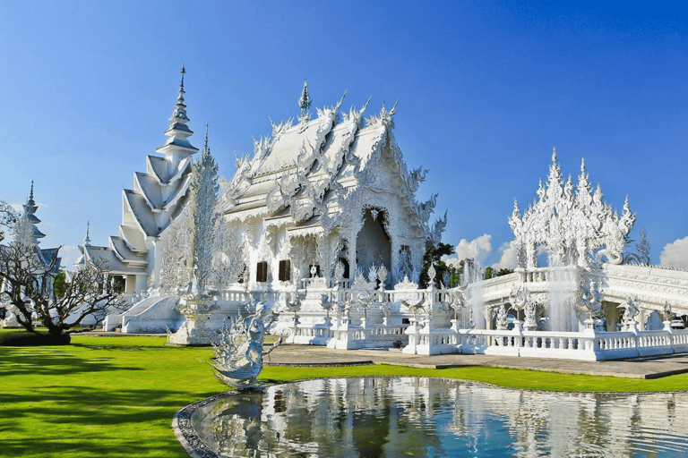 Chiang Mai: 2-Day Luang Prabang Slow Boat Tour & Hotel Chiang Mai:2-Day River Cruise to Luang Prabang&Pak Ou Caves