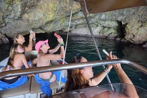 Marina Frapa: tour in barca di 7 grotte con drink e snorkelingMarina Frapa: tour in barca alle 7 grotte con bevande e snorkeling
