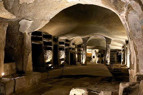 Naples: Sanità tour among ancient catacombs and folklore