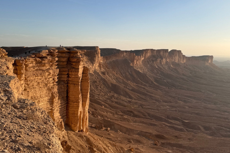 Riyadh: Edge of the World, Sadus Village & Bat Cave Tour Edge of the World, Sadus Village..etc(Private tour)