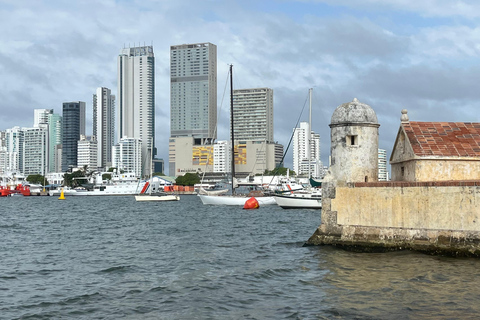 CARTAGENA: BIKE RIDE WITH LUNCH AT BOURDAIN'S FAVORITE SPOT