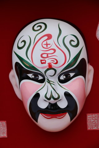 Beijing: Traditional Craft Workshop in Hutong