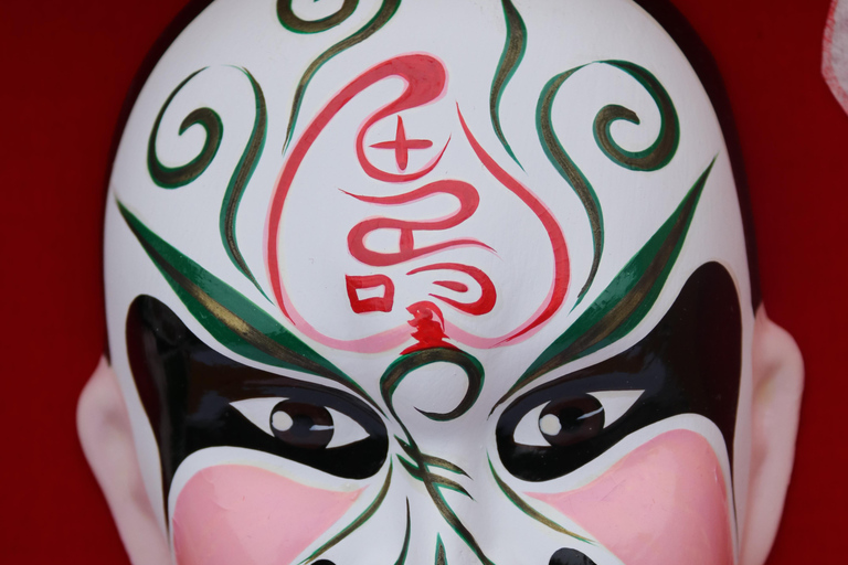 Beijing: Traditional Craft Workshop in Hutong