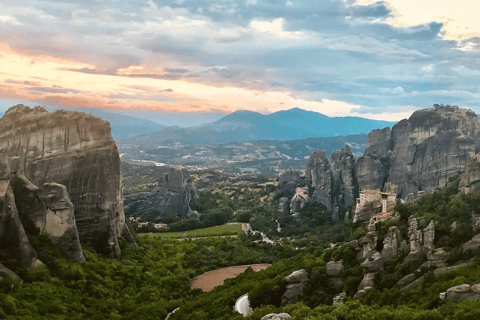 Thessaloniki: Meteora Day Trip with Monastery Visit
