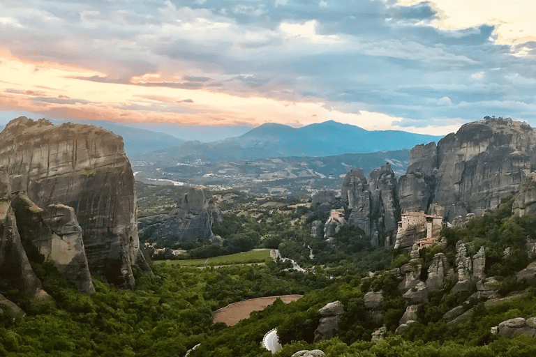 Thessaloniki: Meteora Day Trip with Monastery Visit