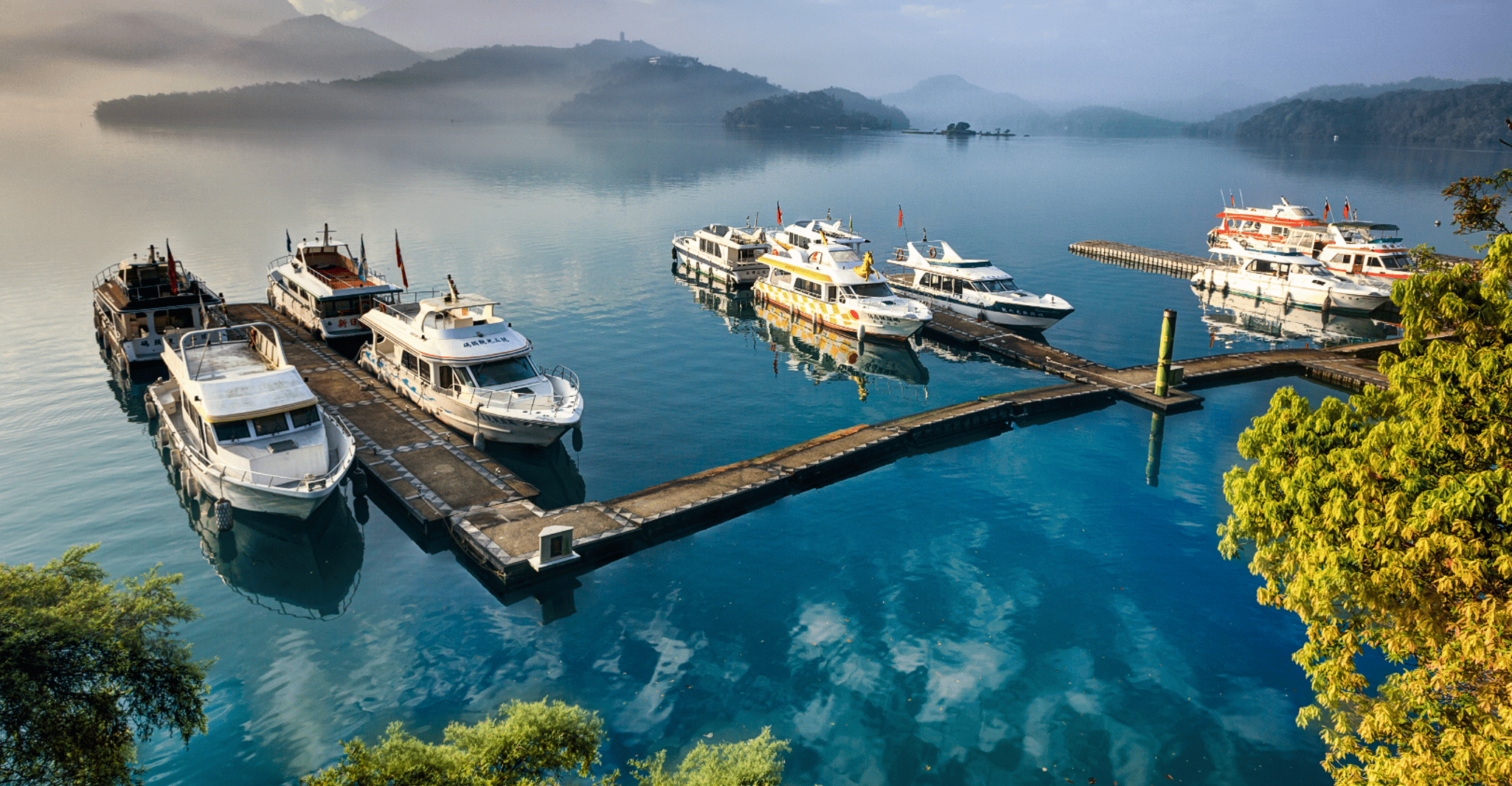 来自台北、南图和日月月月湖展望和部落旅游 - Hizvo