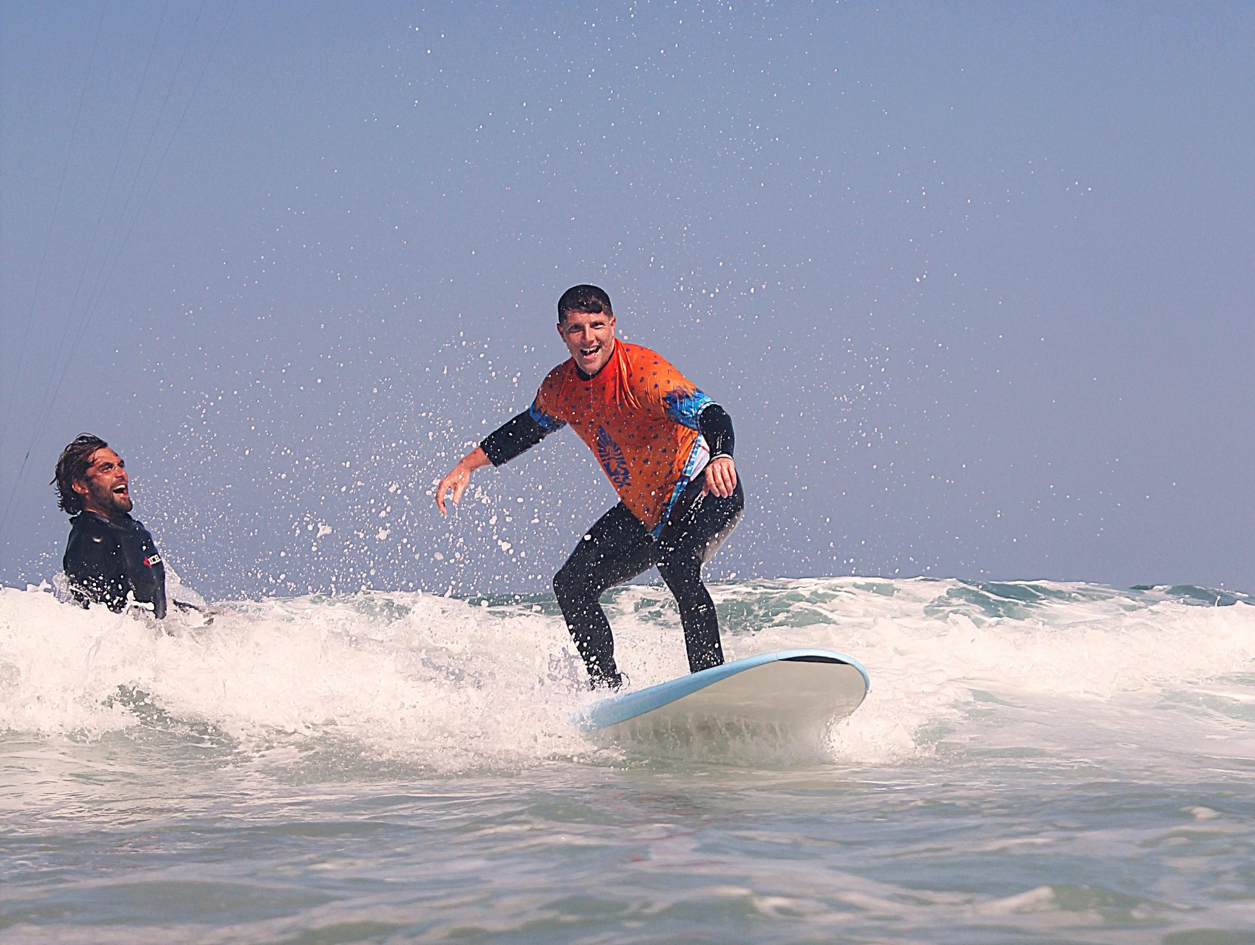 Lissabon – Cascais: Surfen, Lächeln und Sonnenuntergänge (täglich Unterricht)