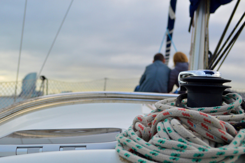 Barcelona: Exclusive Private Sailing Boat Cruise Barcelona: 2h Exclusive Sailing Boat Private Cruise