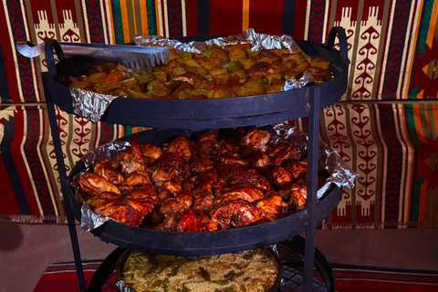 Wadi Rum: Bedouin Family Visit, Desert Safari & Dinner