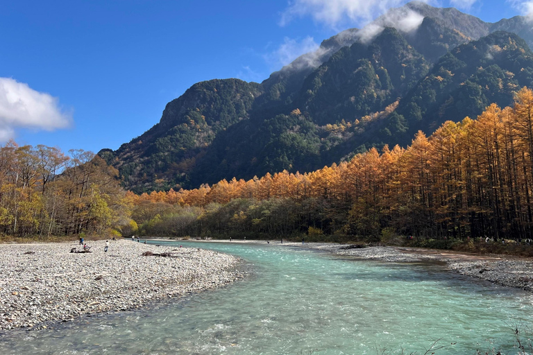 From Tokyo: Kamikochi Autumn Foliage Day Trip by Bus