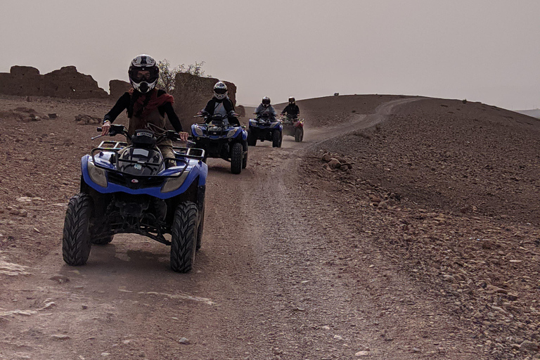 &quot;Désert d&#039;Agafay : Quad, balade à dos de chameau, déjeuner et piscine&quot;