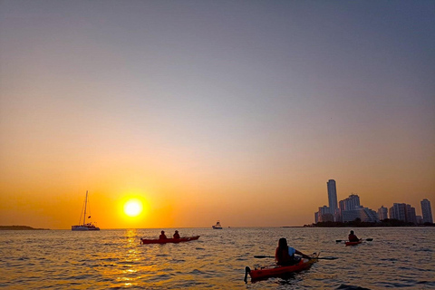 Cartagena: Sunset Kayak Tour with Guide