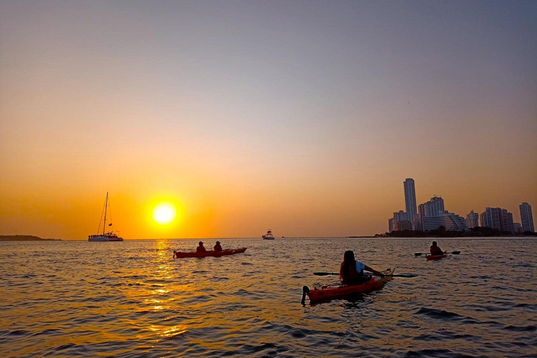 Cartagena: Sunset Kayak Tour with Guide
