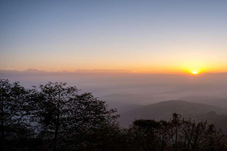 Kathmandu: Nagarkot Sunrise View private Tour and Hike