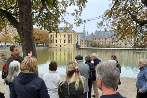 The Hague & Delft: Art, Royals & Delft Blue Private Day Tour Italian speaking guide.