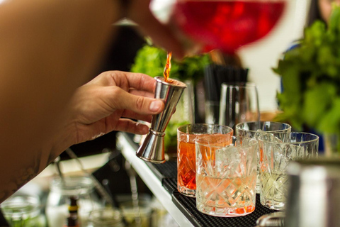 Lisbon: Cocktail tasting - outdoor activity