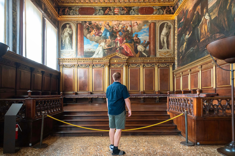 Venice: Exclusive Doge’s Palace Tour with Local Aperitivo English Tour