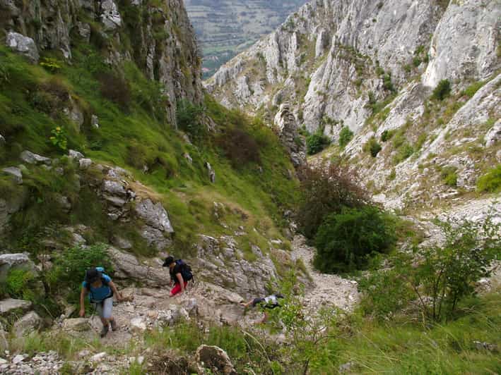 Coltesti Rimetea Cluj'dan Rimetea yürüyüşü ve Coltesti kalesi | GetYourGuide