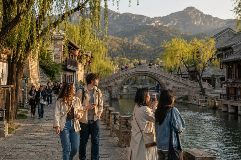 Beijing: Gubei Water Town Day-to-Evening Trip Beijing: Gubei Water Town Day-to-Night Experience Tour
