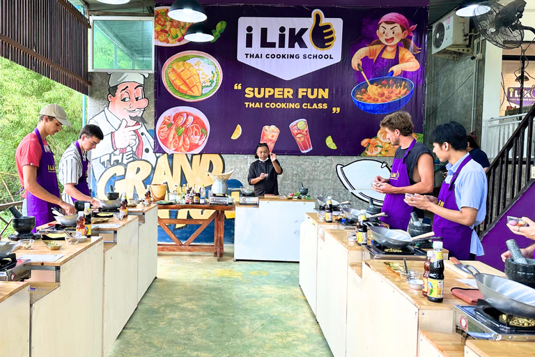 清迈：大峡谷泰式烹饪课和市场之旅晚间课程 - 大峡谷泰式烹饪课