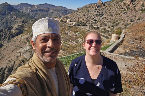 Shared Tour to Nizwa, Birkat Al Mouz & Green Mountain