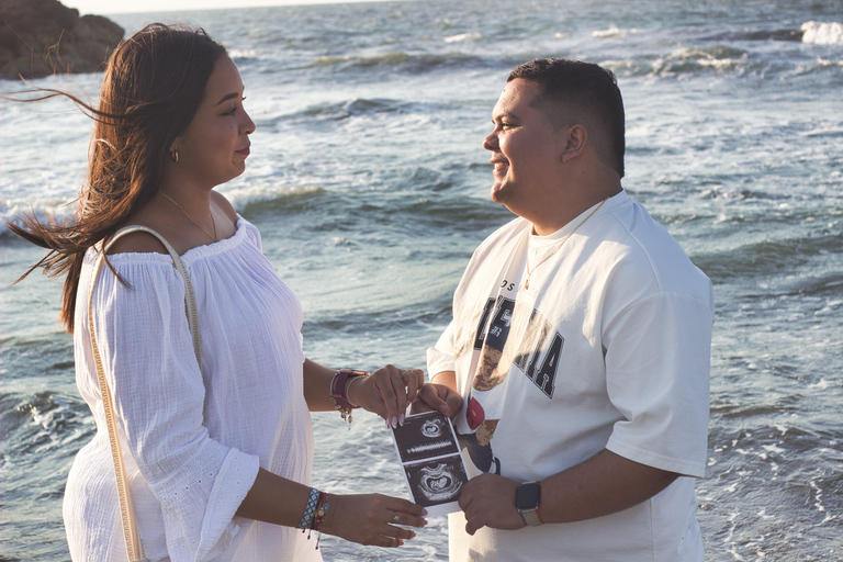 Cartagena: Beach Photoshoot with Professional Photographer