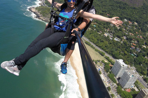 Rio de Janeiro: Paragliding with Hotel Transfers
