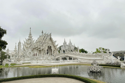 Chiang Mai: Chiang Rai Temples & Akha FarmVille Day Trip