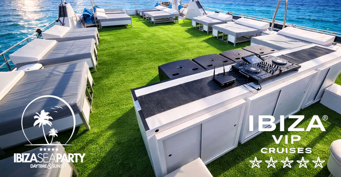 Afbeelding 58 van Ibiza: VIP-feest op een catamaran met DJ, open bar, paella en discotheken