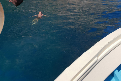 Sorrento: Boat Tour with Swimming Stops and Drinks