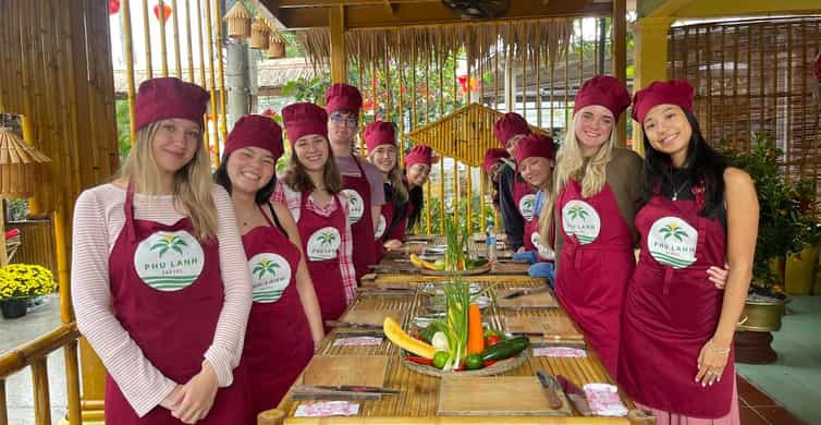 Cours de cuisine, bateau-panier, café et lanternes