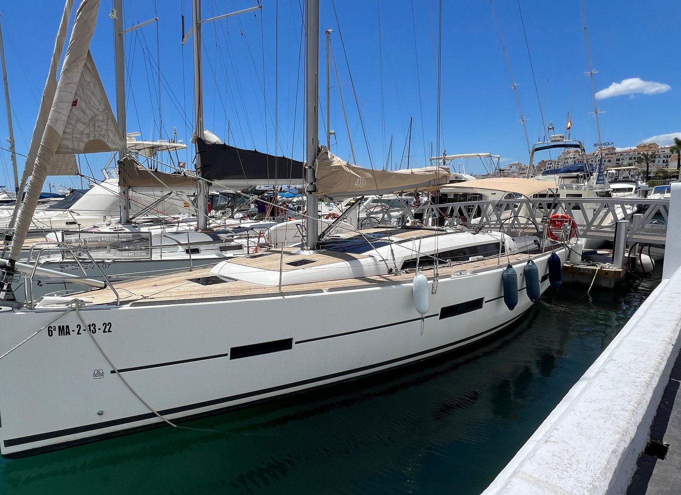 Marbella: Sejlads og delfinkiggeri med snacks og drinks