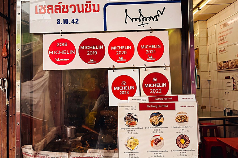 Small Group Bangkok Tour: Street Food, Markets and Temples